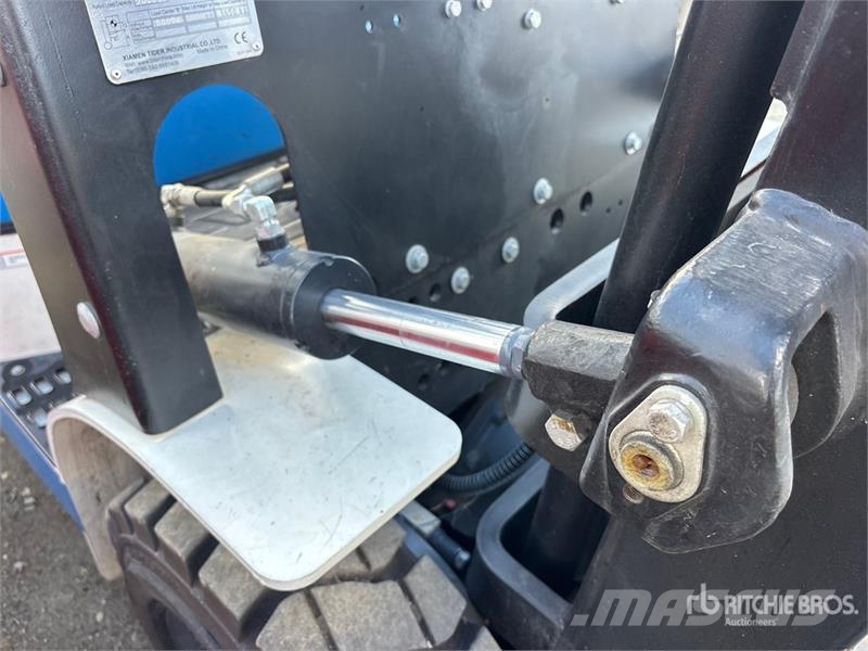 Tider FG25 3615 lb Pneumatic Tire Forklift Autokrāvēji - citi