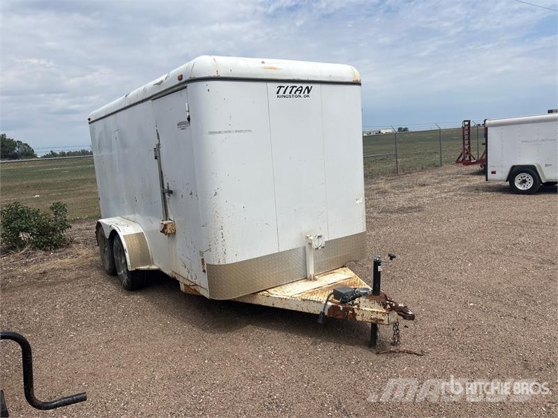 Titan 14 ft T/A Enclosed Trailer Skappåbygg