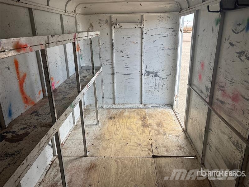 Titan 14 ft T/A Enclosed Trailer Skappåbygg