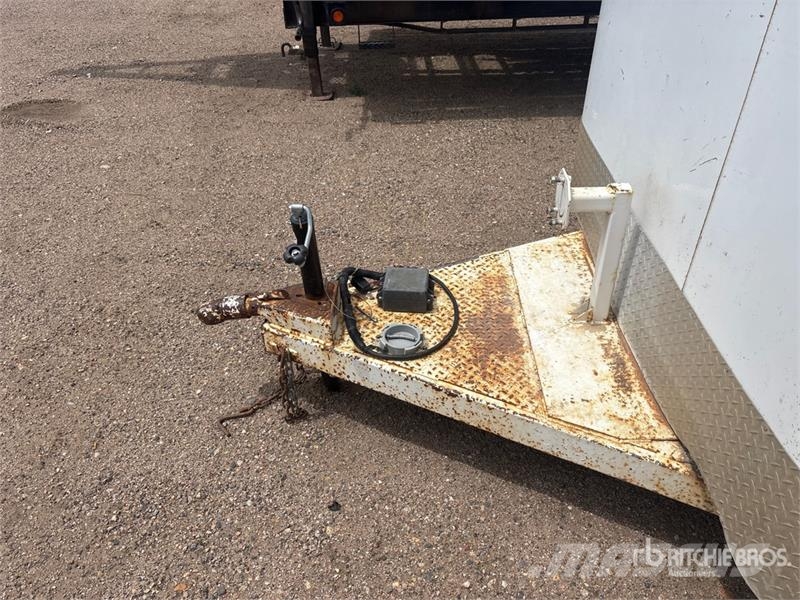 Titan 14 ft T/A Enclosed Trailer Skappåbygg
