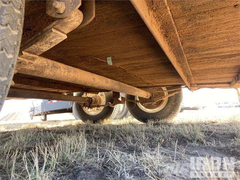  TM 16 ft T/A Livestock Trailer Dzīvnieku transportēšanas piekabes