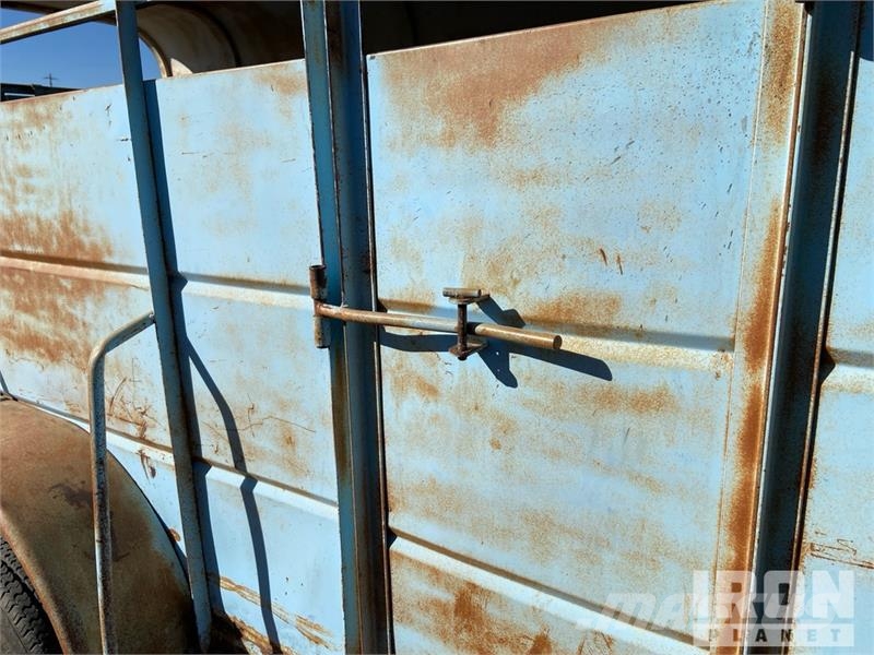  TM 16 ft T/A Livestock Trailer Dzīvnieku transportēšanas piekabes
