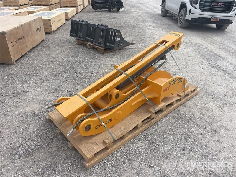 TOFT 08T 32 in Hydraulic Excavator Thumb - Fits Ca Baldes