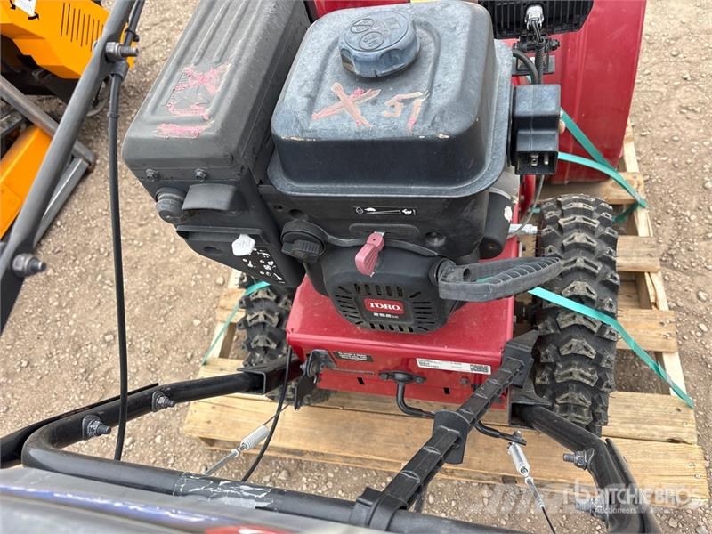 Toro 24 in Snow Blower Sněhové frézy