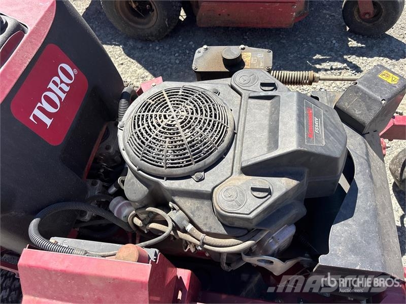 Toro 4x2 Stand-On Lawn Mower Самохідні газонокосарки