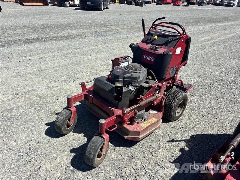 Toro 4x2 Stand-On Lawn Mower Самохідні газонокосарки