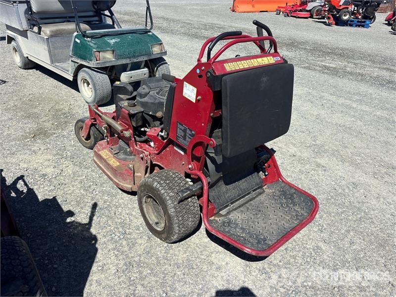 Toro 4x2 Stand-On Lawn Mower Самохідні газонокосарки