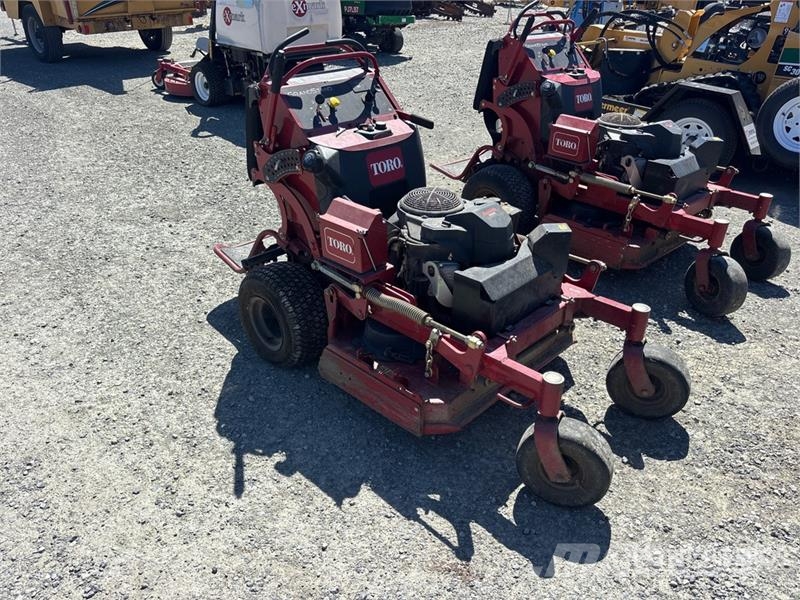 Toro 4x2 Stand-On Lawn Mower Самохідні газонокосарки