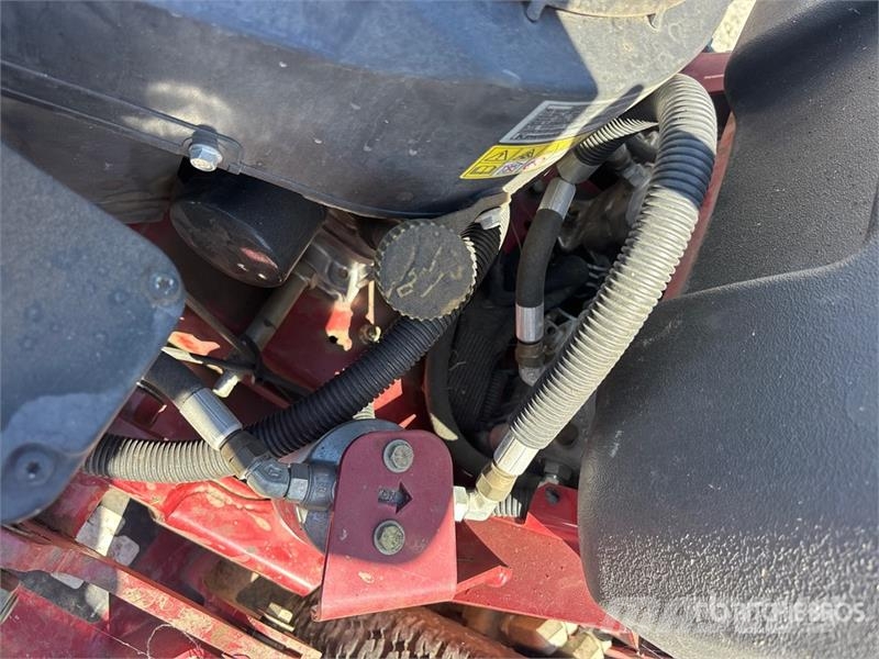 Toro 4x2 Stand-On Lawn Mower Самохідні газонокосарки