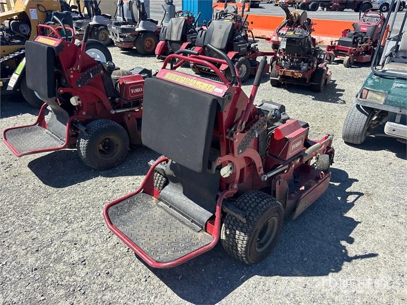 Toro 4x2 Stand-On Lawn Mower Самохідні газонокосарки