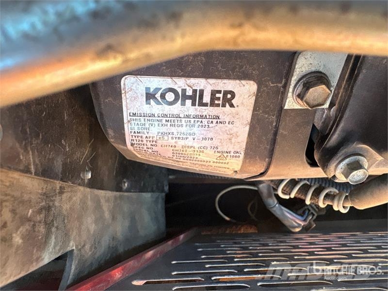Toro Dingo TX427 Liukuohjatut kuormaajat