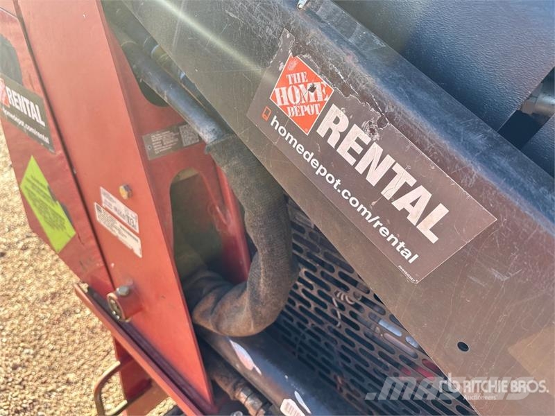 Toro Dingo TX427 Liukuohjatut kuormaajat