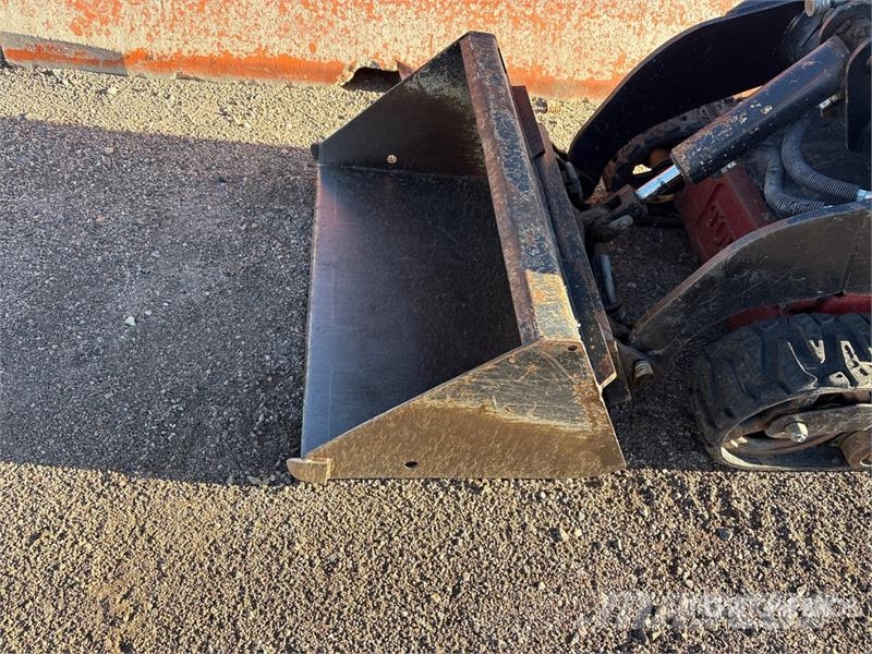 Toro Dingo TX427 Liukuohjatut kuormaajat