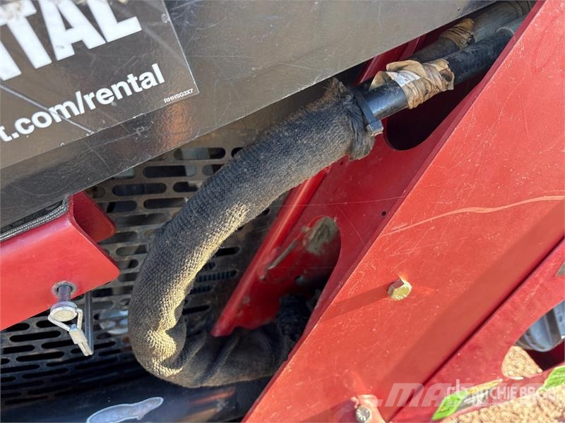 Toro Dingo TX427 Liukuohjatut kuormaajat