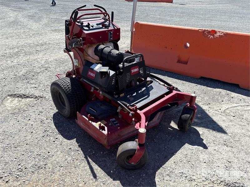 Toro Grandstand 4x2 Stand-On Lawn Mower Corta-Relvas Riders