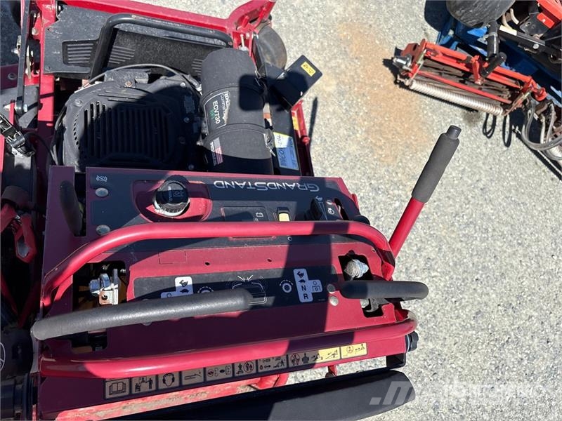 Toro Grandstand 4x2 Stand-On Lawn Mower Corta-Relvas Riders