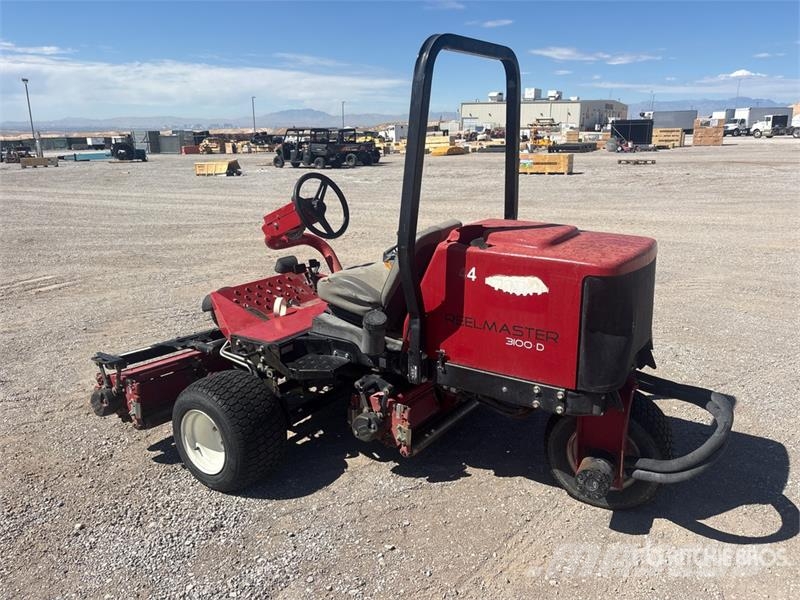 Toro ReelMaster 3100D Ride-On Lawn Mower Самохідні газонокосарки