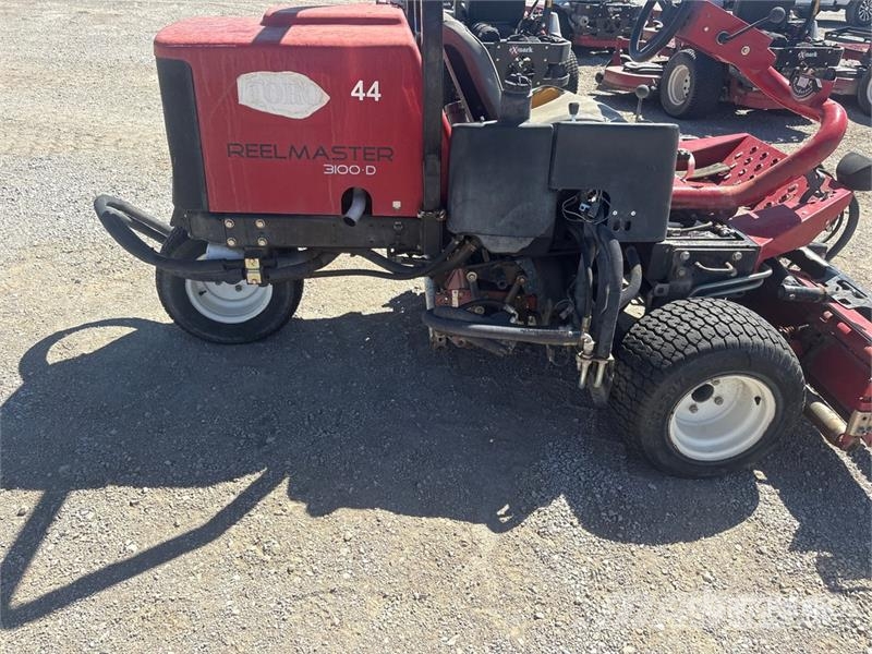 Toro ReelMaster 3100D Ride-On Lawn Mower Самохідні газонокосарки