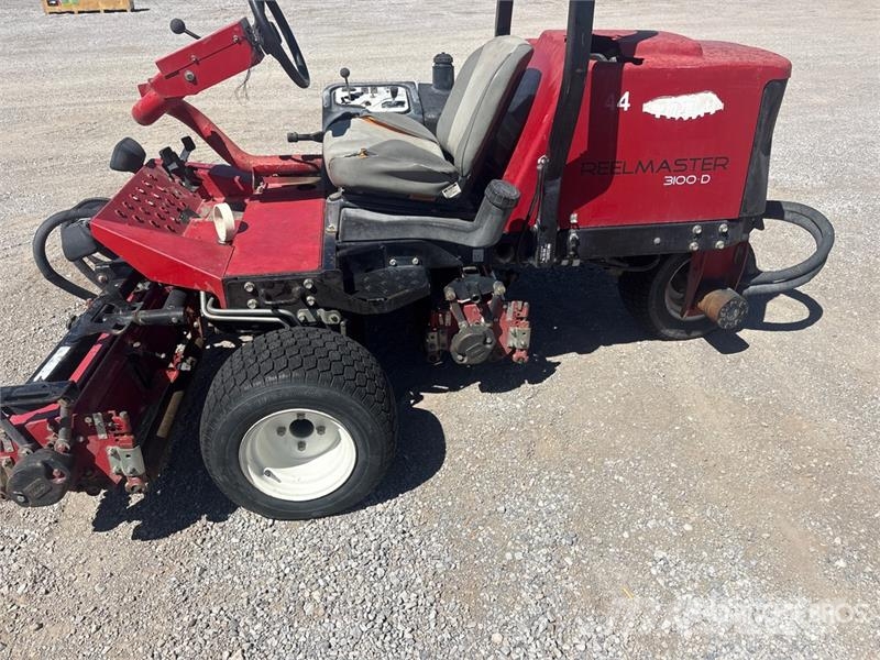 Toro ReelMaster 3100D Ride-On Lawn Mower Самохідні газонокосарки