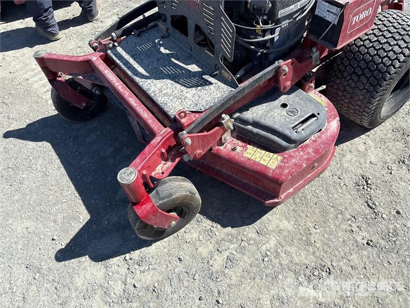Toro Stand-On Lawn Mower Tondeuses montées