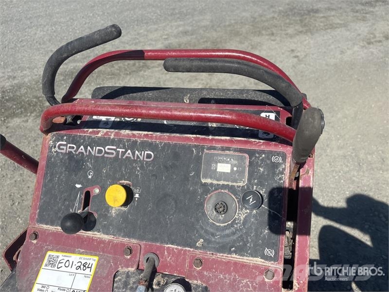 Toro Stand-On Lawn Mower Tondeuses montées