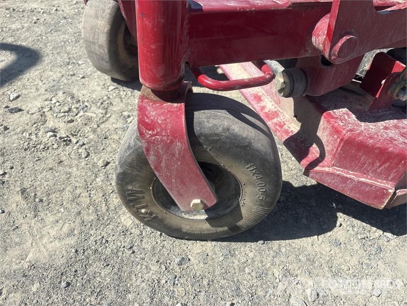 Toro Stand-On Lawn Mower Tondeuses montées