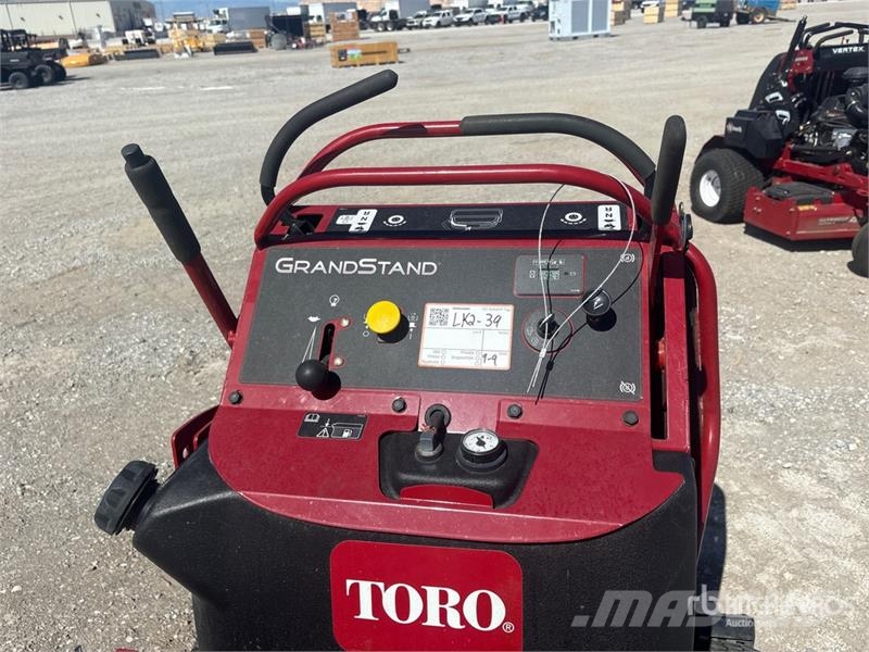 Toro Stand-On Lawn Mower Самохідні газонокосарки