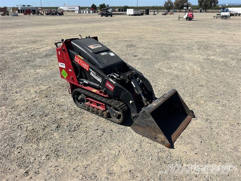 Toro TX-427 Mini Compact Track Loader لوادر انزلاقية التوجيه