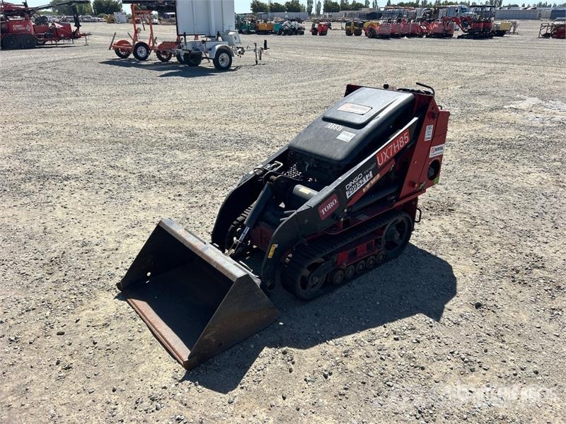 Toro TX-427 Mini Compact Track Loader لوادر انزلاقية التوجيه