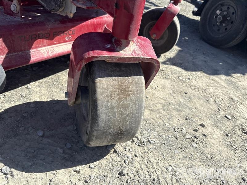 Toro Z Master 6000 Series Ride-On Lawn Mower Tondeuses montées