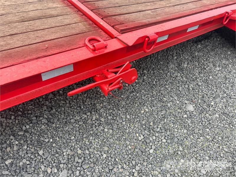 TOWMASTER 20 ft T/A Tilt Deck Trailer Нискотоварачи