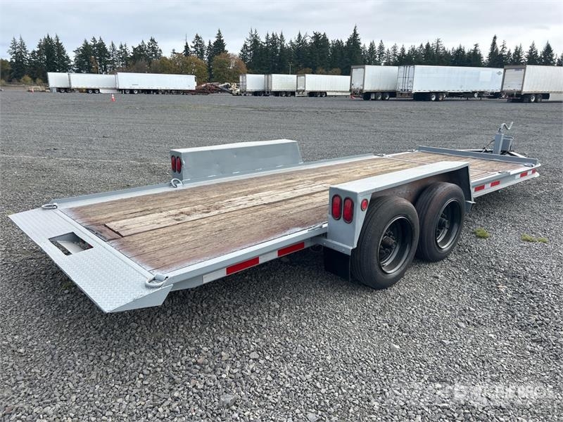 TOWMASTER 21 ft T/A Tilt Deck Trailer Нискотоварачи