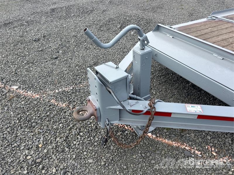 TOWMASTER 21 ft T/A Tilt Deck Trailer Нискотоварачи