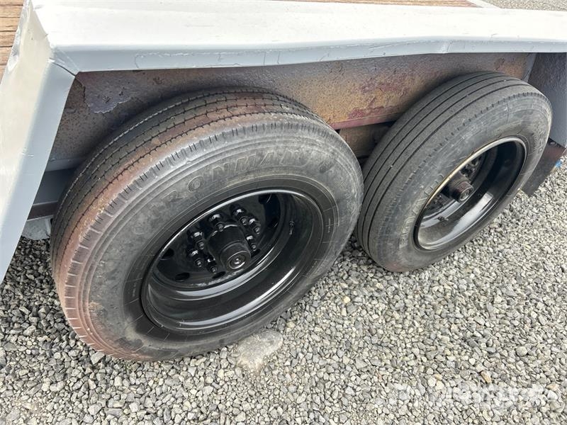 TOWMASTER 21 ft T/A Tilt Deck Trailer Нискотоварачи