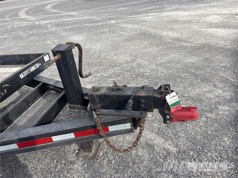 TOWMASTER T-12P T/A Equipment Trailer Prikolice za prevoz vozil