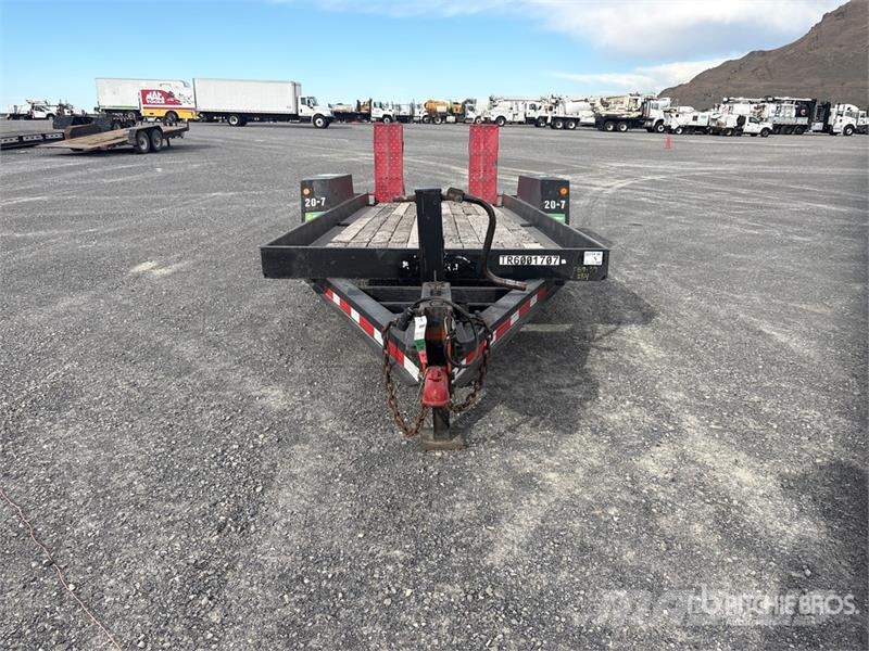 TOWMASTER T-12P T/A Equipment Trailer Prikolice za prevoz vozil