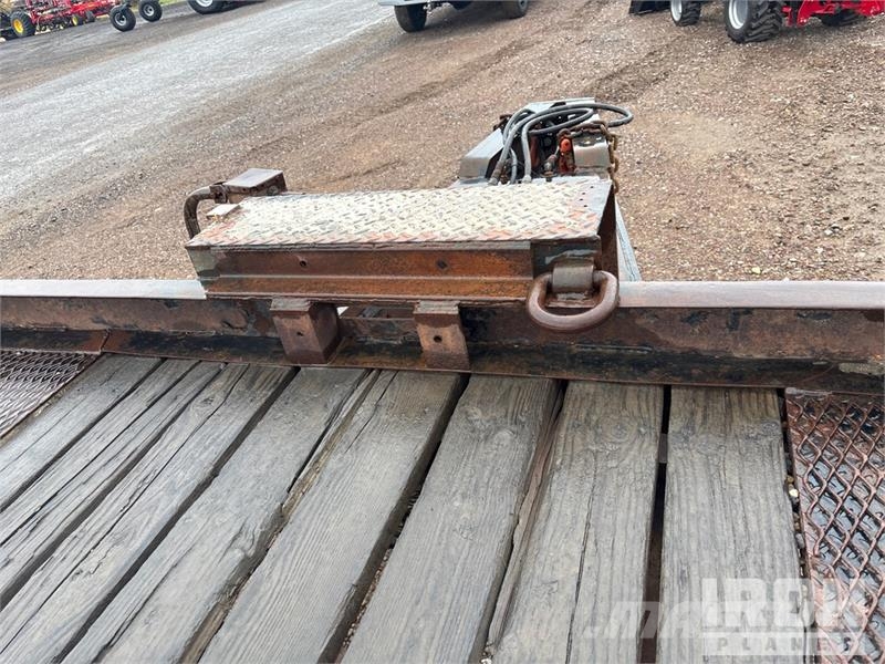 TOWMASTER T-40 19 ft T/A Equipment Trailer Autotransporter prikolice