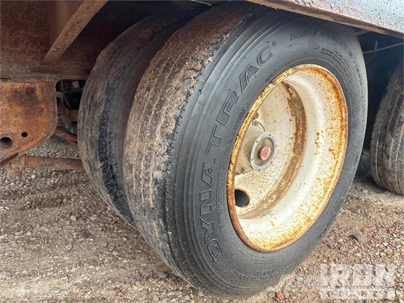 TOWMASTER T-40 19 ft T/A Equipment Trailer Autotransporter prikolice