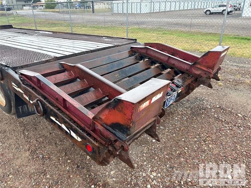 TOWMASTER T-40 19 ft T/A Equipment Trailer Autotransporter prikolice