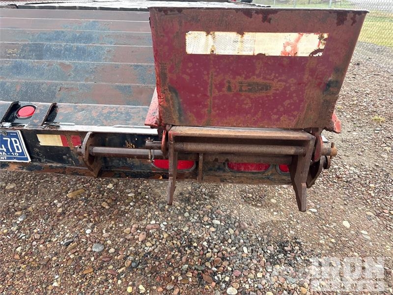 TOWMASTER T-40 19 ft T/A Equipment Trailer Autotransporter prikolice