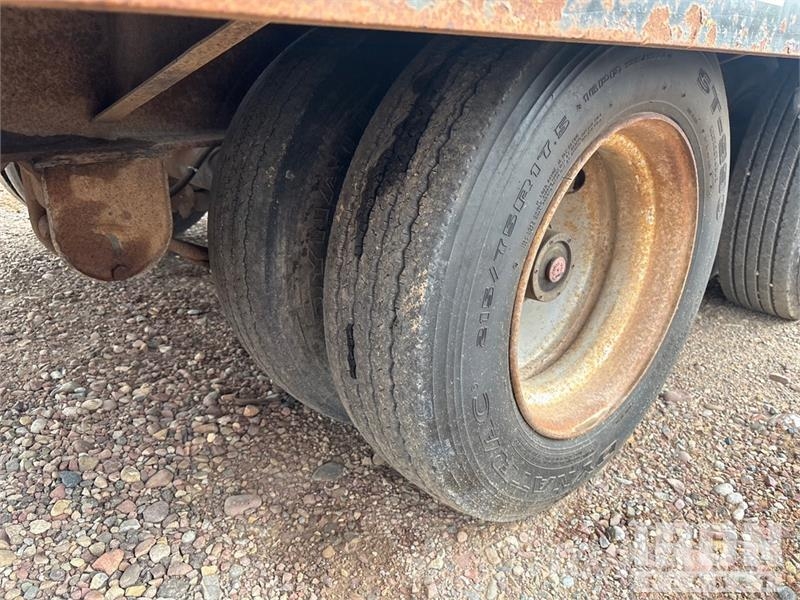 TOWMASTER T-40 19 ft T/A Equipment Trailer Autotransporter prikolice