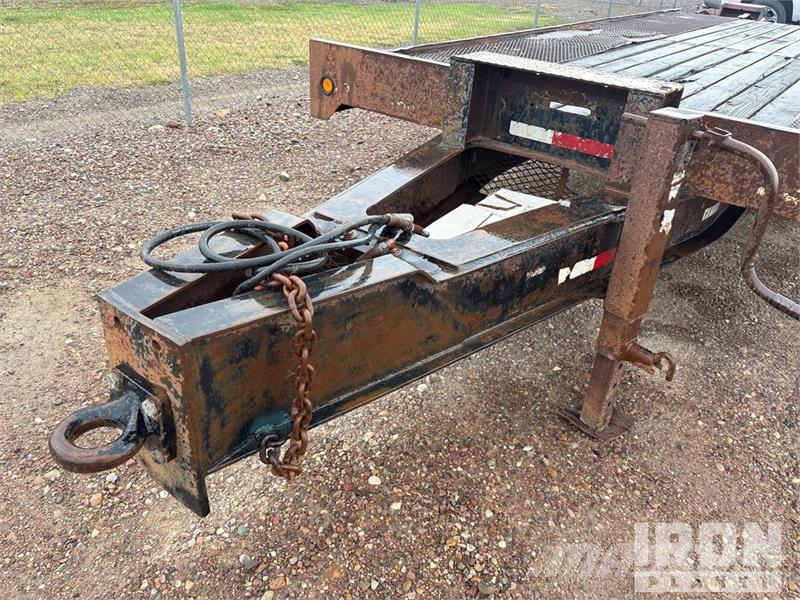 TOWMASTER T-40 19 ft T/A Equipment Trailer Autotransporter prikolice