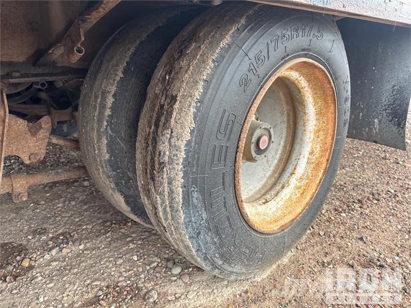 TOWMASTER T-40 19 ft T/A Equipment Trailer Autotransporter prikolice