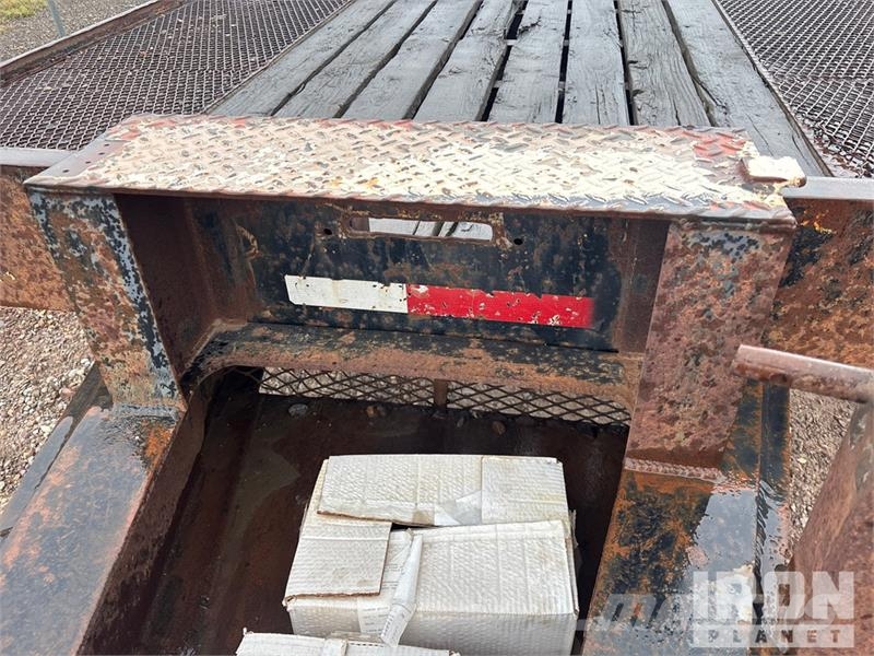 TOWMASTER T-40 19 ft T/A Equipment Trailer Autotransporter prikolice