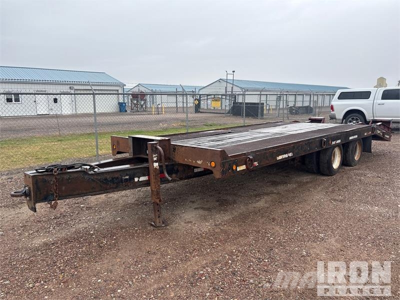 TOWMASTER T-40 19 ft T/A Equipment Trailer Autotransporter prikolice