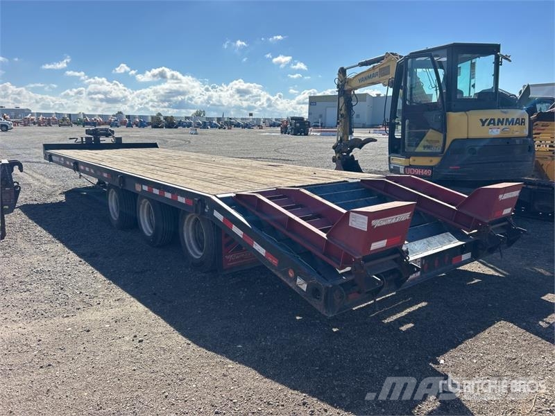 TOWMASTER T-50 28 ft Tri/A Equipment Trailer مقطورات مركبات نقل