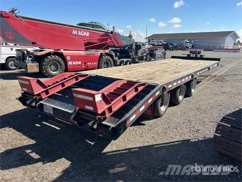 TOWMASTER T-50 28 ft Tri/A Equipment Trailer مقطورات مركبات نقل