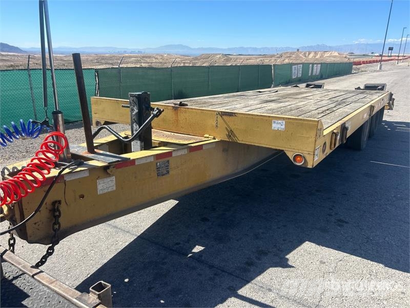 TOWMASTER T/A Equipment Trailer Auto pārvadāšanas treileri