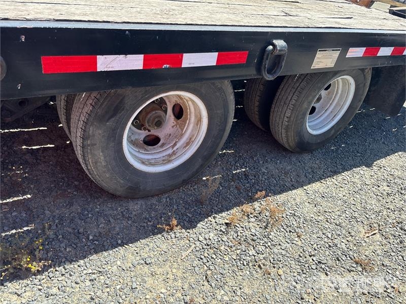 TOWMASTER T12 20 ft T/A Equipment Trailer Remolques para transporte de vehículos