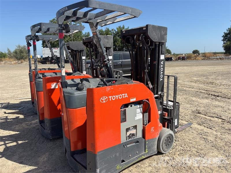 Toyota 4000 lb Electric Forklift Electric forklifts